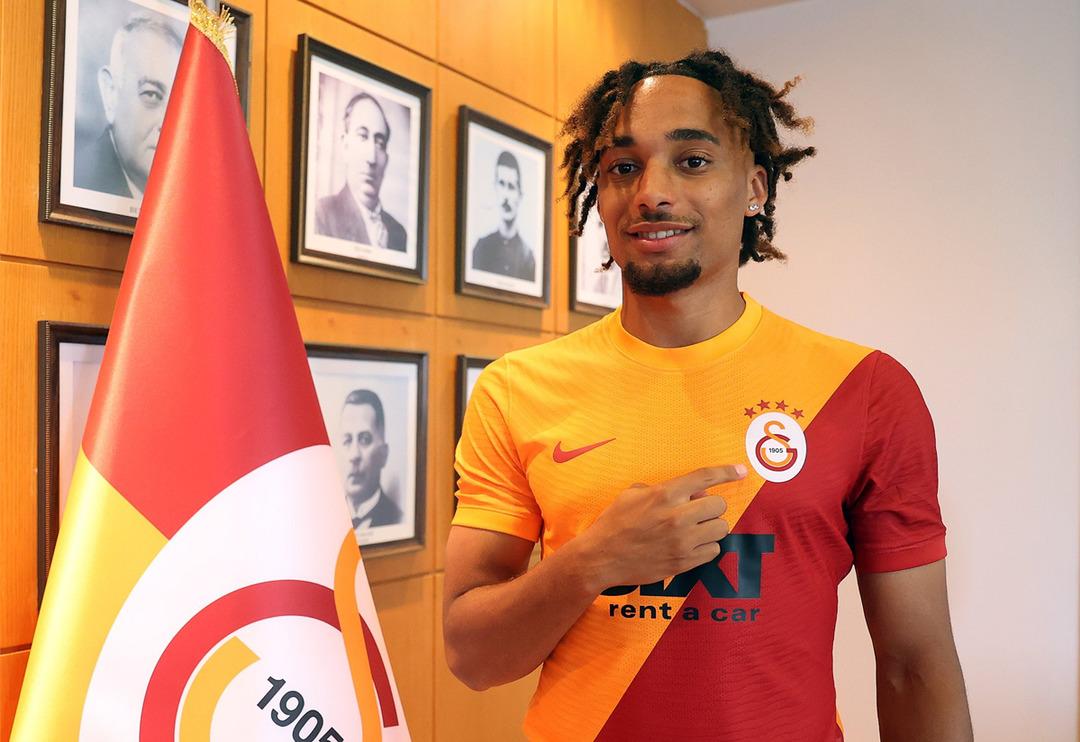 Galatasaray Sacha Boey ile 4 yıllık s&ouml;zleşme imzaladı