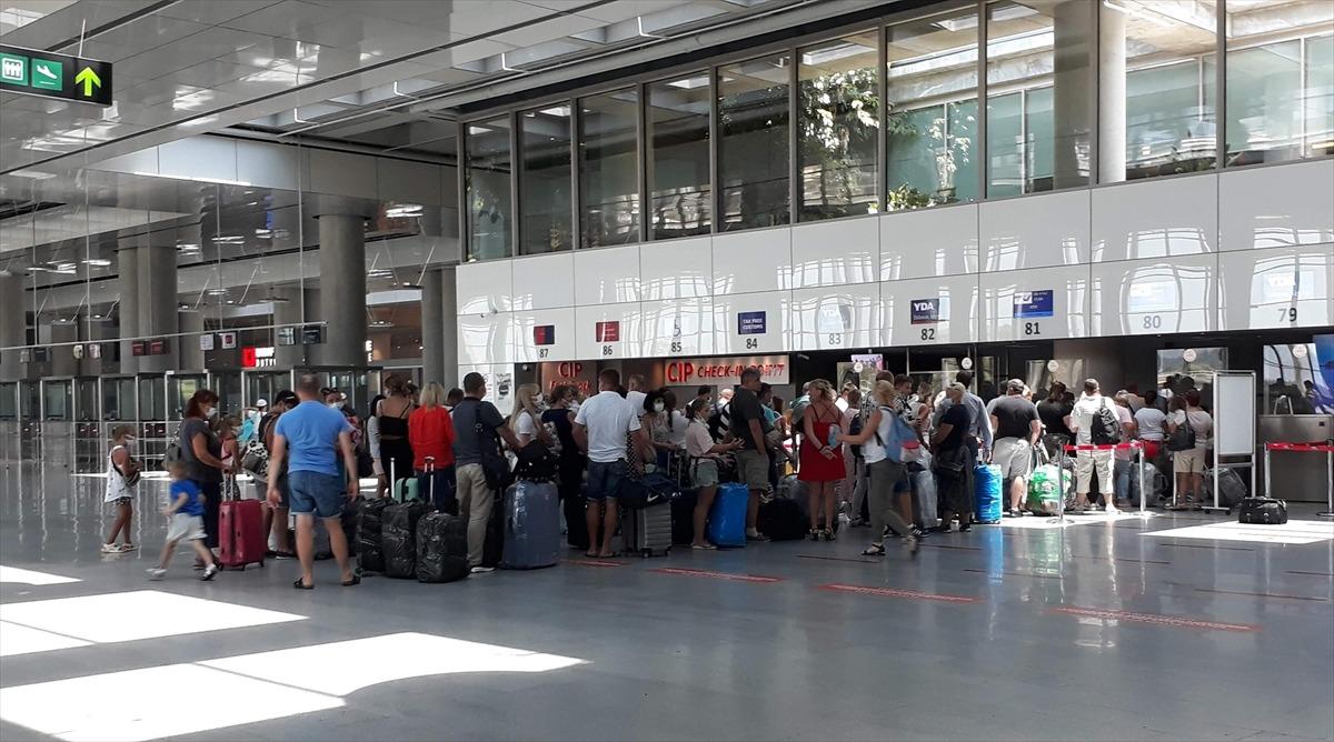 Dalaman Havalimanı'ndan bayram tatilinde 275 u&ccedil;uş ger&ccedil;ekleştirildi