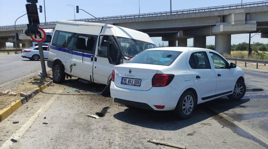Otoyol savaş alanına döndü! Manisa'da zincirleme kaza: 14 yaralı