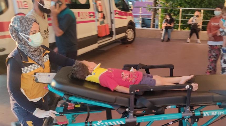 Balkondan düşen çocuğu ölümden marketin tentesi kurtardı