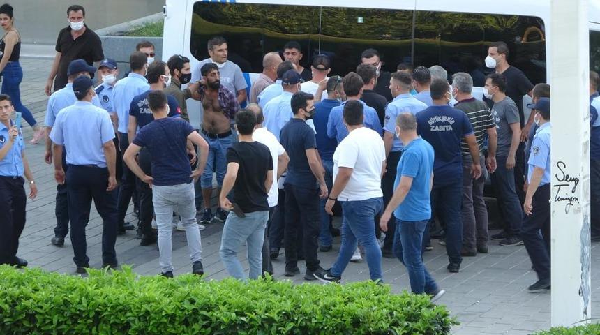 Gezi Parkı'nda hareketli anlar! Ortalığı birbirine kattılar