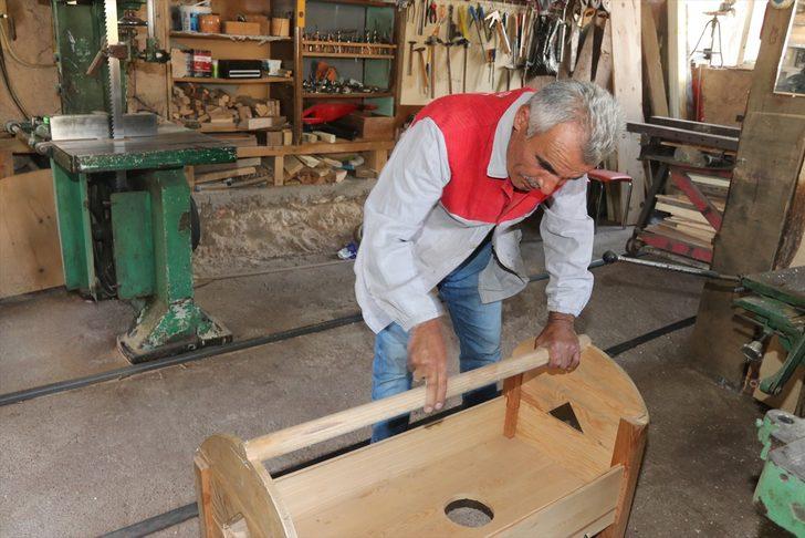 Babasından kalma atölyede 30 yıldır ahşaba şekil veriyor G5