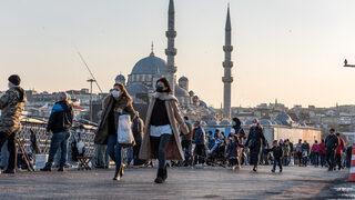 Prof. Dr. Yalçın'dan yeni tedbirler ve maske konusunda önemli açıklamalar