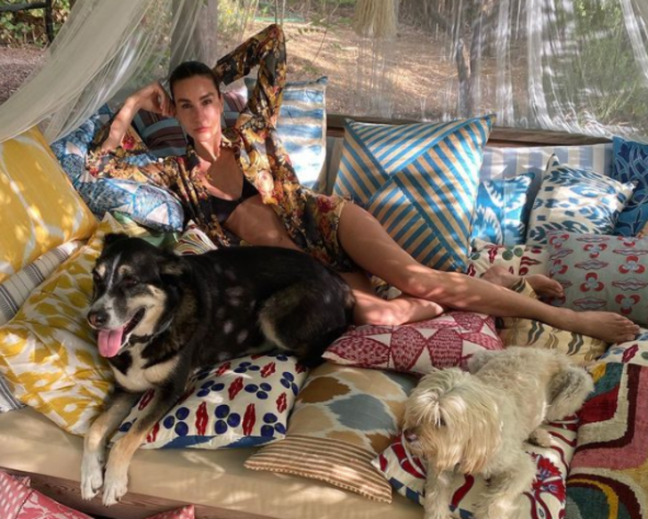 Ece Sükan Bodrum sahilini yaktı geçti! Düzgün fiziğiyle görenleri kıskandırdı G4