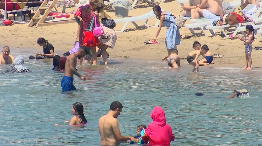 Serinlemek isteyen Caddebostan Sahili'ne koştu