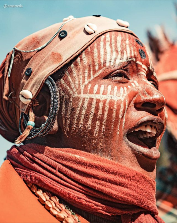 Afrika’nın gizemli kabileleri! Fotoğrafçı Omar Reda’nın gözünden Kenya kabile yaşamı görenleri büyüledi G2