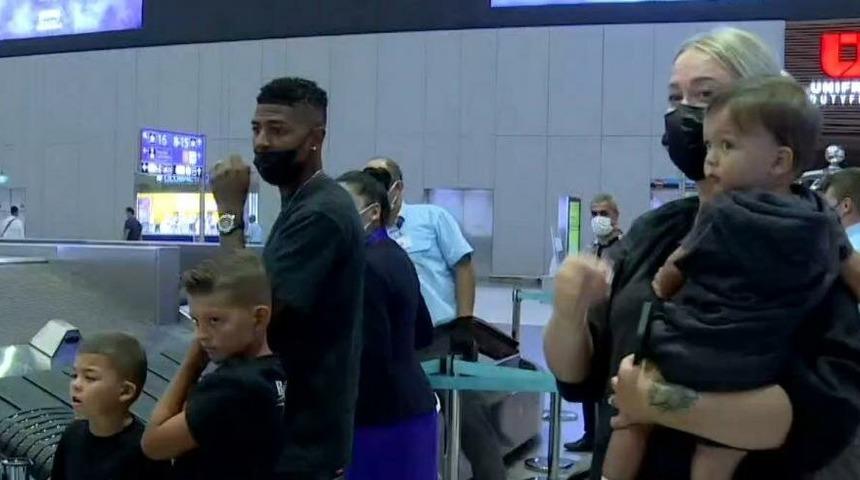 Galatasaray'ın yeni transferi Patrick van Aanholt İstanbul'da