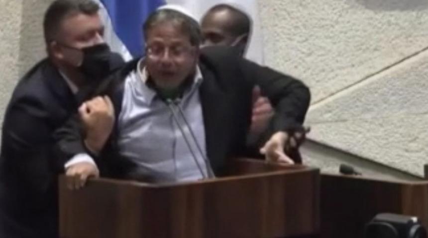 İsrail Parlamentosu’nda Milletvekili Ben-Gvir’i yaka paça kovuldu