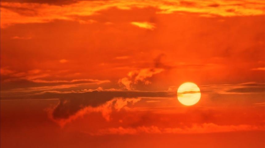 Japonya'da sıcak hava yüzünden 23 kişi hayatını kaybetti