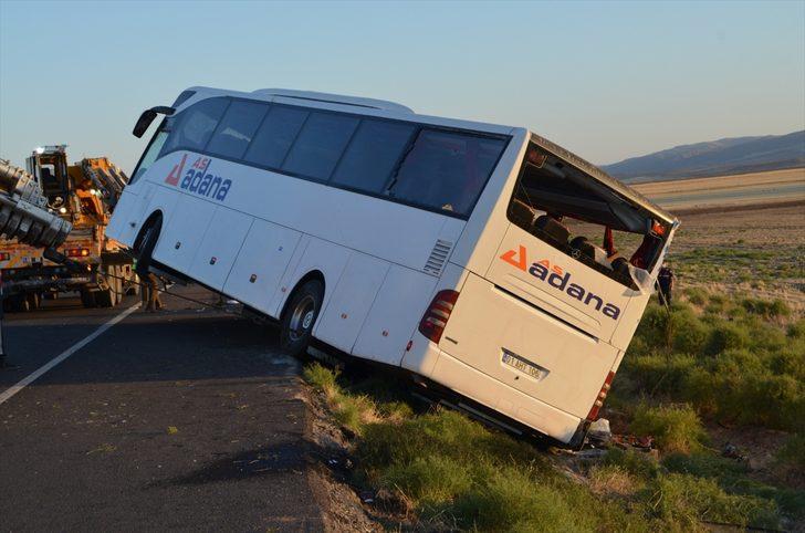 Aksaray'da yolcu otobüsü devrildi: 22 yaralı G3