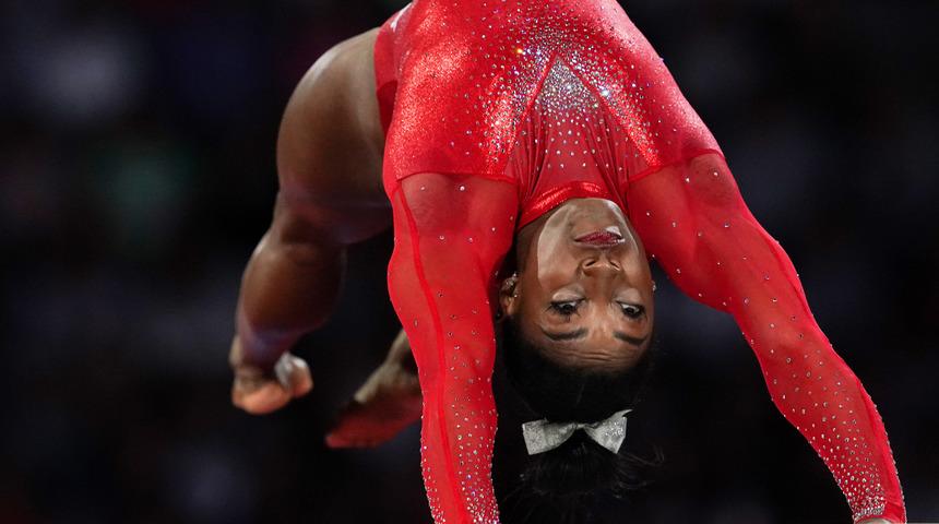 Simon Biles, bireysel finallerden de çekildi! Sebebi sakatlık değil