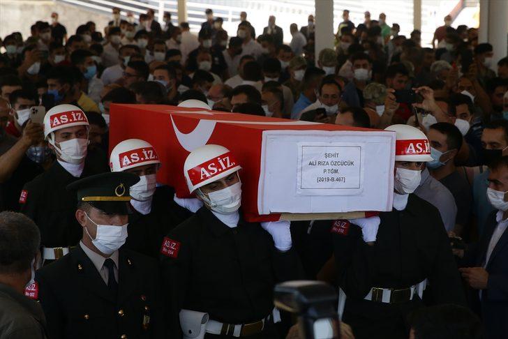 Pençe Harekatı bölgesinde şehit olan Piyade Teğmen Ali Rıza Özcücük son yolculuğuna uğurlandı G4