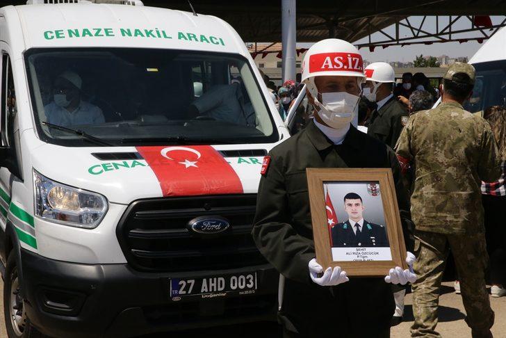Pençe Harekatı bölgesinde şehit olan Piyade Teğmen Ali Rıza Özcücük son yolculuğuna uğurlandı G5