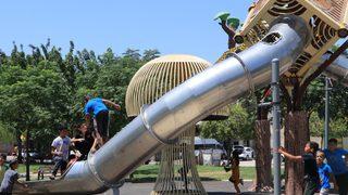 Şanlıurfa’daki sacdan kaydırak sosyal medyayı salladı! Çocuklar kebap olacak