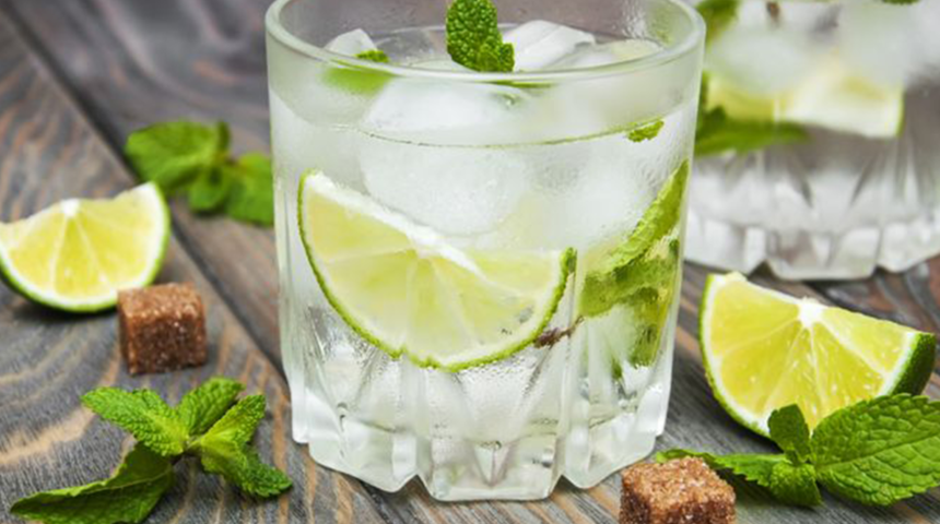 Göbek yağlarınızdan sıkıldıysanız bu tarif tam size göre! Yatmadan önce bu detoksu yapınca farka inanamayacaksınız