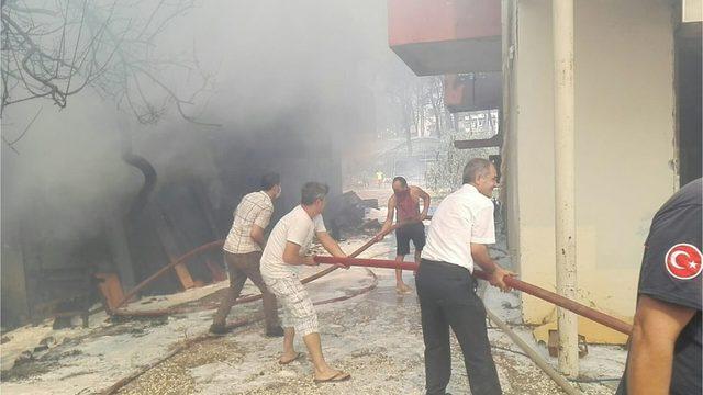 Manavgat orman yangını: Antalya BB Başkanı Böcek Böyle yangın görmedim, 4 bölgede başlaması düşündürücü dedi 2