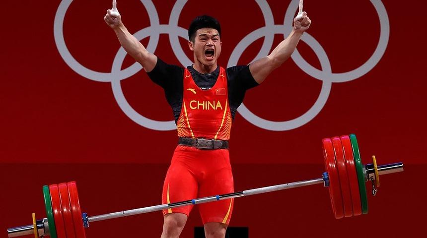 Çinli halterciden 3 olimpiyat rekoru birden