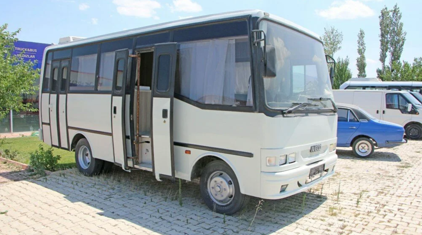 Atıl durumundaki aracı karavana dönüştürdü! Görenler inanamadı