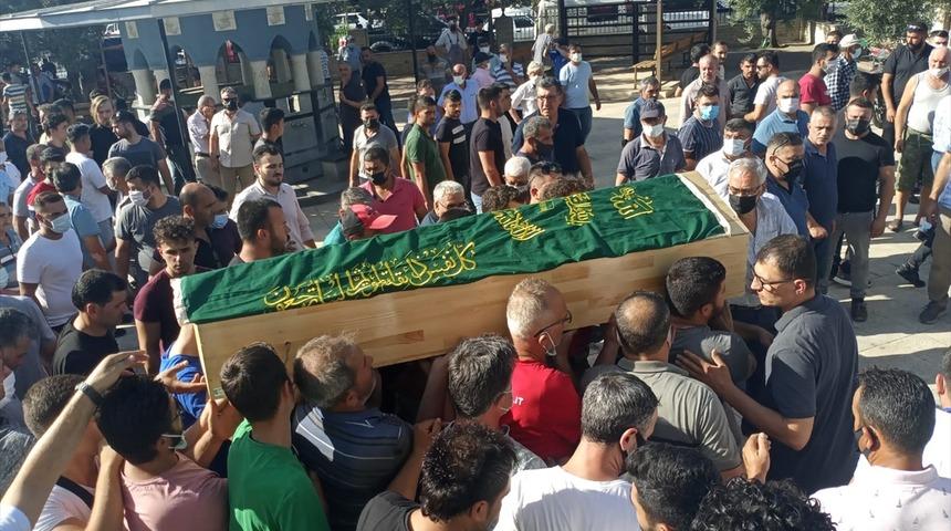 İzmir'de otomobille çarpışan motosikletin sürücüsü 10 günlük yaşam mücadelesini kaybetti