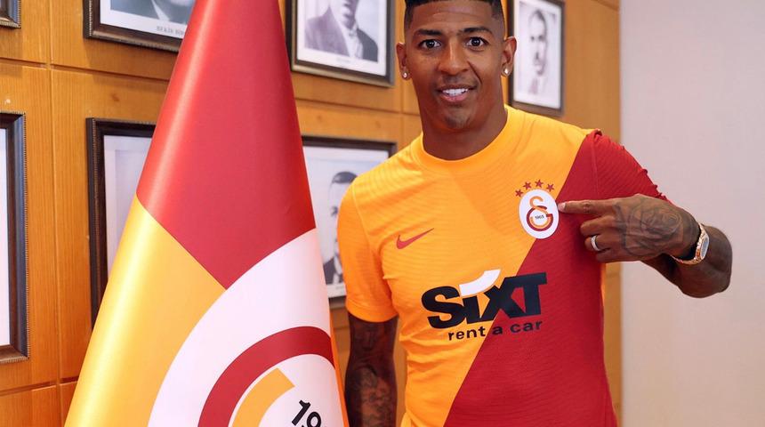 Galatasaray, Patrick van Aanholt'u resmen açıkladı