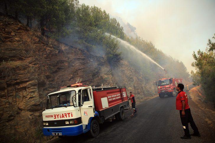 GÜNCELLEME - Mersin'de iki ilçede çıkan orman yangınlarına müdahale sürüyor G4