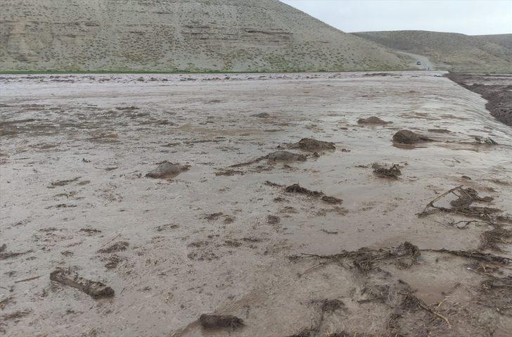 Sel nedeniyle kapanan Van-Hakkari kara yolu yeniden ulaşıma açıldı G2