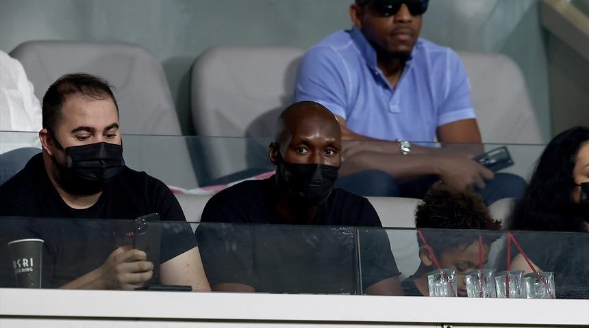 Atiba Hutchinson, Galatasaray - PSV maçını izledi