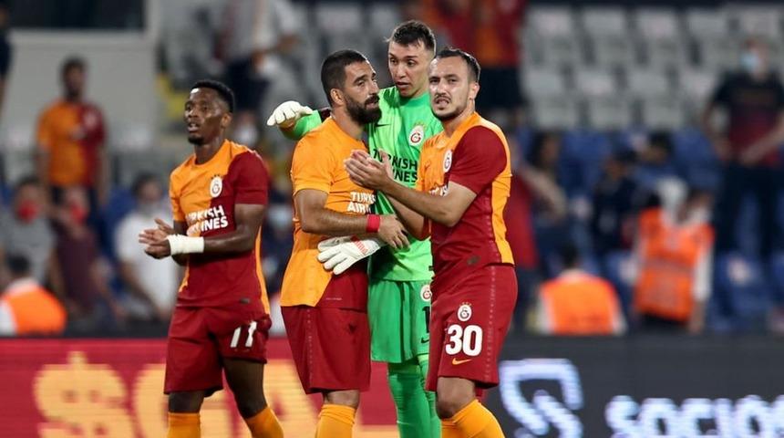 Galatasaray, İstanbul'da PSV'ye 2-1 mağlup olarak Şampiyonlar Ligi'ne veda etti