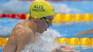 200 metre kurbağalama zaferi rekorla geldi