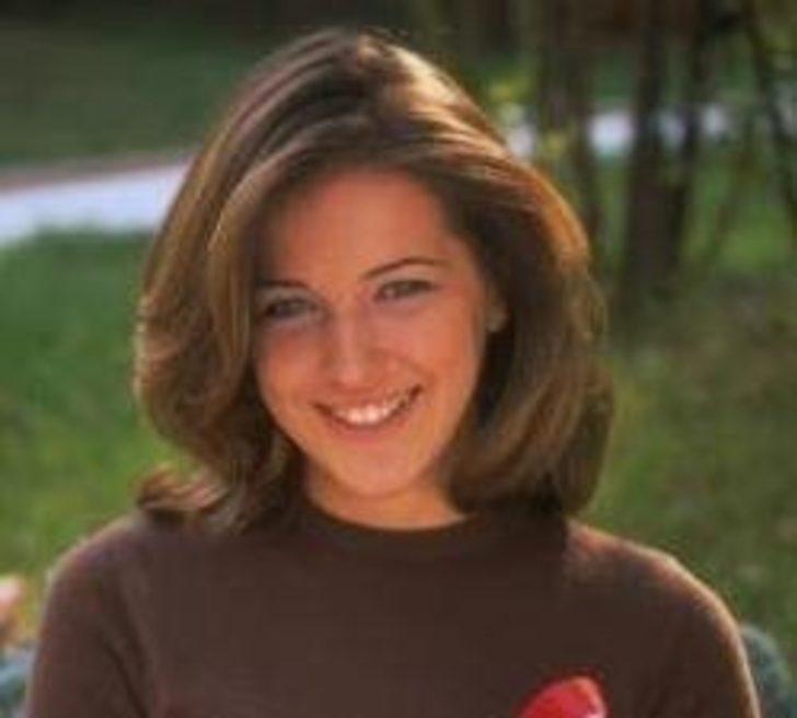 Burcu Esmersoy bikinisinin üstünü çıkarınca... Her şey bu fotoğrafla başladı G1