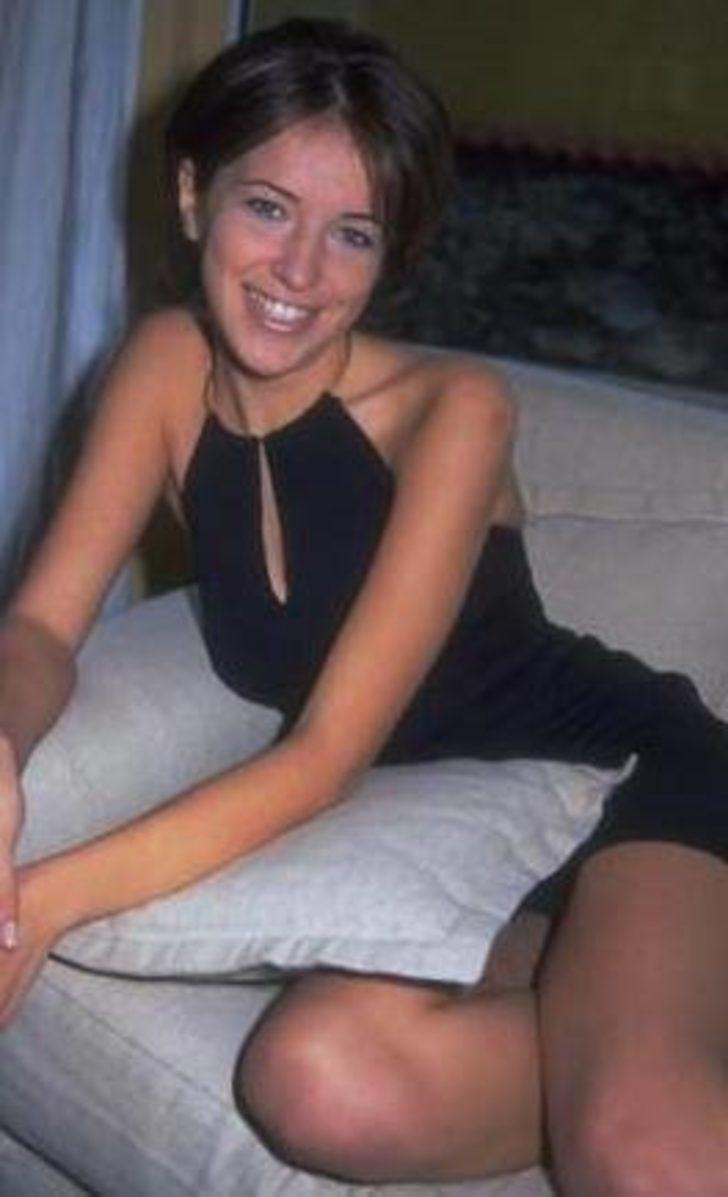 Burcu Esmersoy bikinisinin üstünü çıkarınca... Her şey bu fotoğrafla başladı G2