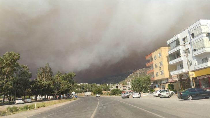 GÜNCELLEME - Mersin'deki iki ilçede çıkan orman yangınlarına müdahale ediliyor G1