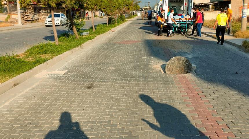 Yerinden &ccedil;ıkan r&ouml;gar kapağı kaza yaptırdı: 7 yaralı