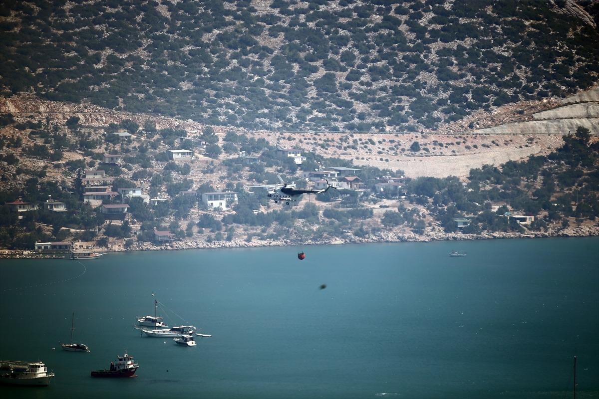 G&Uuml;NCELLEME 2- Mersin'in Silifke il&ccedil;esinde &ccedil;ıkan orman yangınına m&uuml;dahale ediliyor