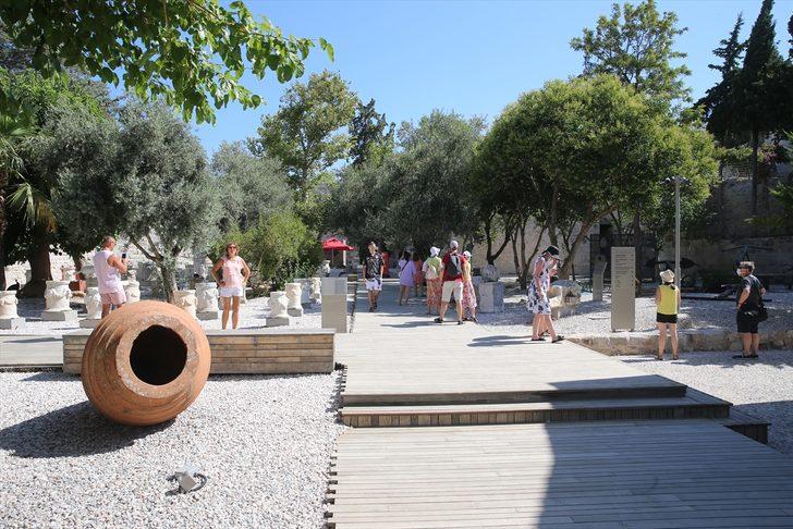 Bodrum Kalesi Kurban Bayramı tatilinde ziyaretçi akınına uğradı G4