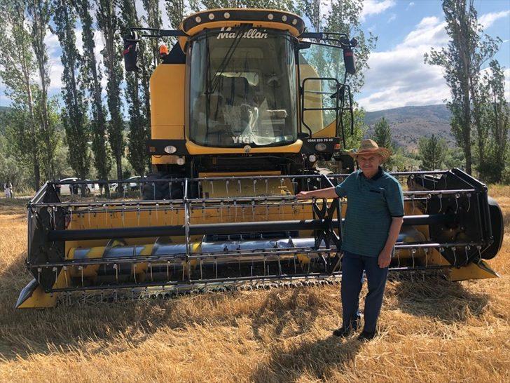 AK Parti Genel Başkanvekili Binali Yıldırım biçerdöver ile hasat yaptı: G2