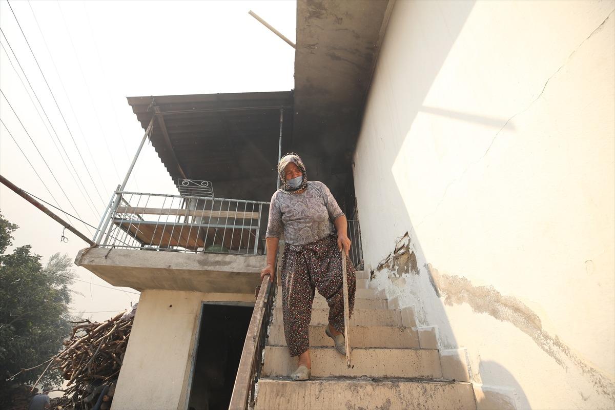 Manavgat'ta kanser hastası kadın, tedavi parasını yangında kaybetmenin &uuml;z&uuml;nt&uuml;s&uuml;n&uuml; yaşıyor