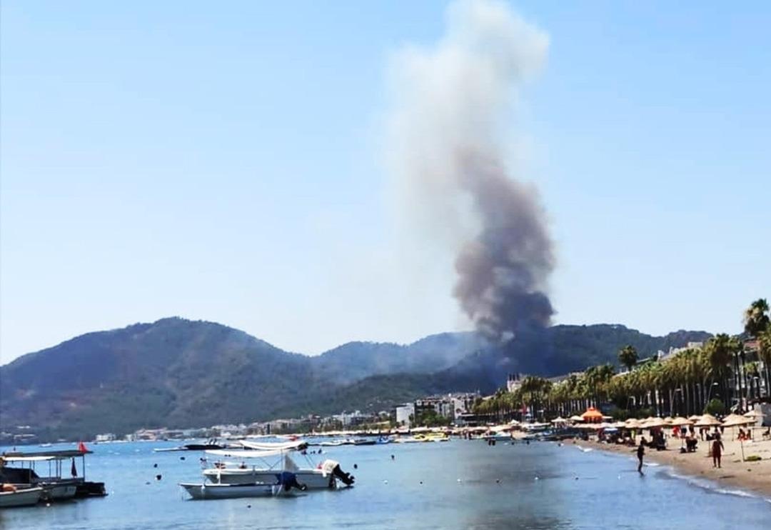 Son Dakika: Muğla'da orman yangınları! Marmaris, Bodrum ve Milas'da alevler y&uuml;kseliyor