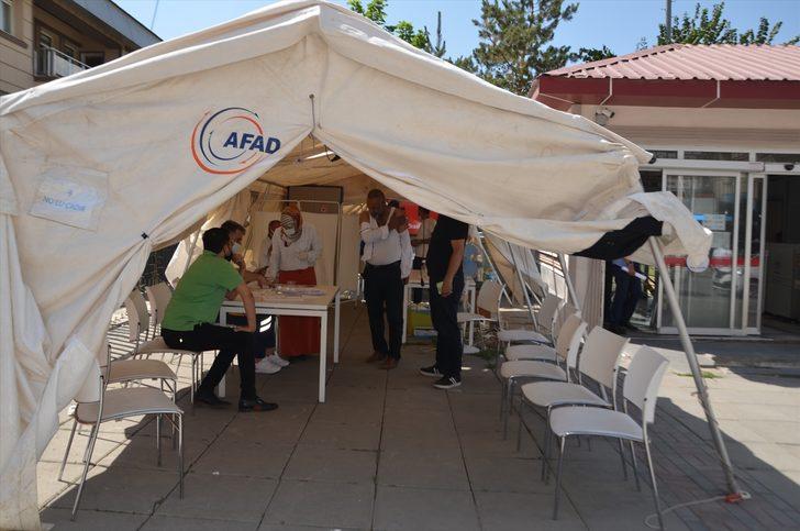 Muş Valisi İlker Gündüzöz'den "aşı konusunda bilimsel olmayan tavsiyelere uymayın" çağrısı G1