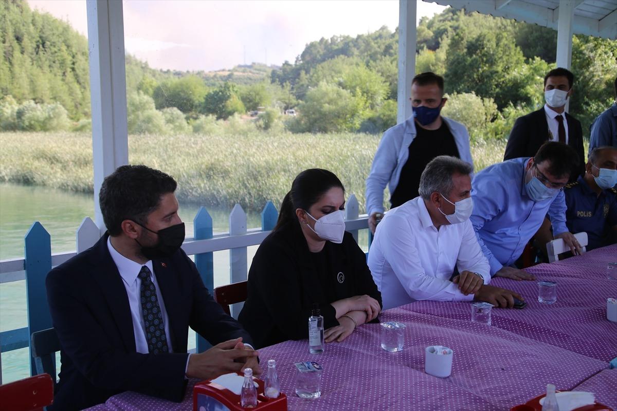 G&Uuml;NCELLEME 2 - Adana Aladağ'da &ccedil;ıkan orman yangınına m&uuml;dahale ediliyor