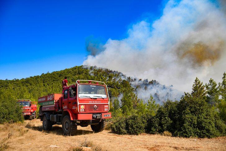 GÜNCELLEME 3 - Mersin Aydıncık'ta yangına karadan müdahale sürüyor G3