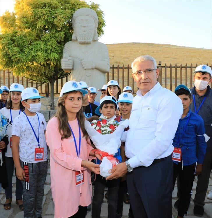 Şanlıurfalı öğrenciler UNESCO Dünya Kültür Mirası Listesi'ndeki Arslantepe Höyüğü'nü gezdi G1