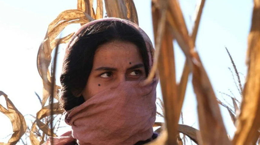 Dilber Ay’ın hayatını anlatan Küçük Dev Kadın: Dilber Ay filminden ilk kareler geldi