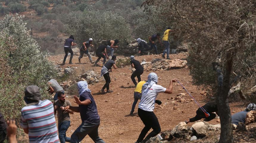 İsrail yine kan döktü! Filistinlilere gerçek mermiyle saldırı