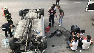 Kocaeli'de takla atan otomobilde bulunan 3 kişi yaralandı