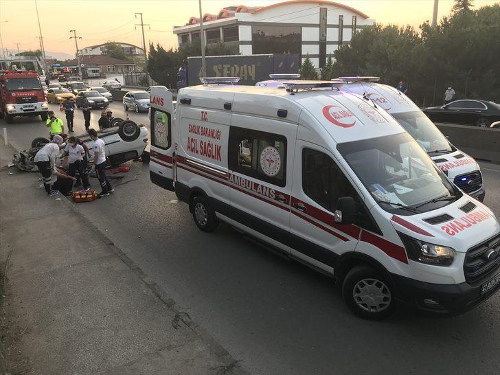 Kocaeli'de takla atan otomobilde bulunan 3 kişi yaralandı G2