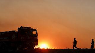 Manavgat'ta yangın devam ediyor! Vatandaşlar can havliyle yangından kaçtı