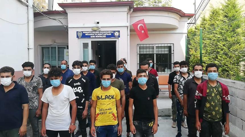 Hepsi tek bir minib&uuml;sten &ccedil;ıktı! Polis bile şaşkına d&ouml;nd&uuml;