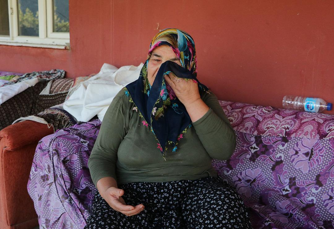 Adana yangınında alevlerin arasında kaldı! Annesinin yanışını izledi: T&uuml;feğim olsa kendimi &ouml;ld&uuml;recektim