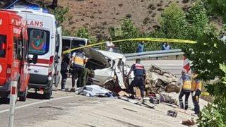 Adana'da düğün yolunda feci kaza: 5 ölü, 1 yaralı